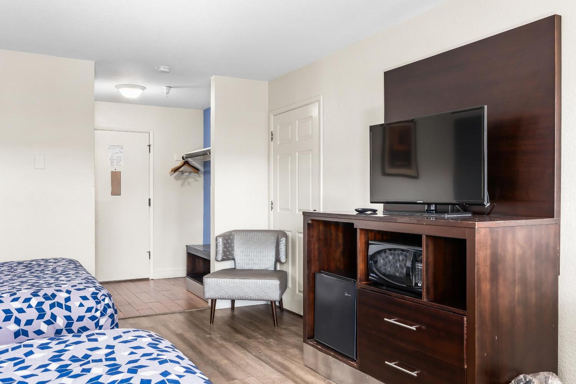 Queen Room with Two Queen Beds - Disability Access