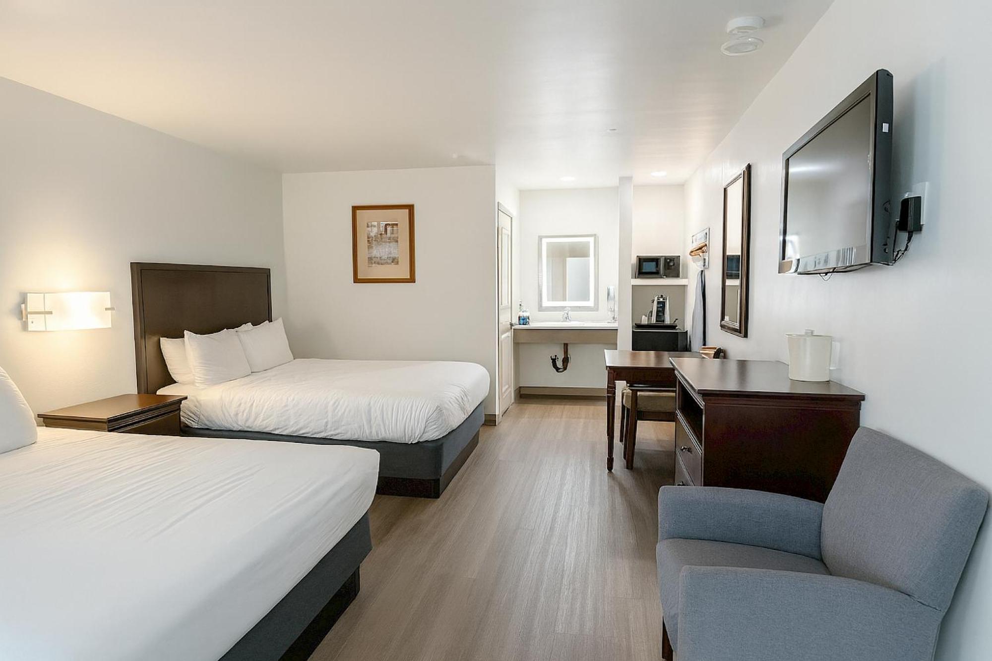 Queen Room with Two Queen Beds,1742724417:JPEG