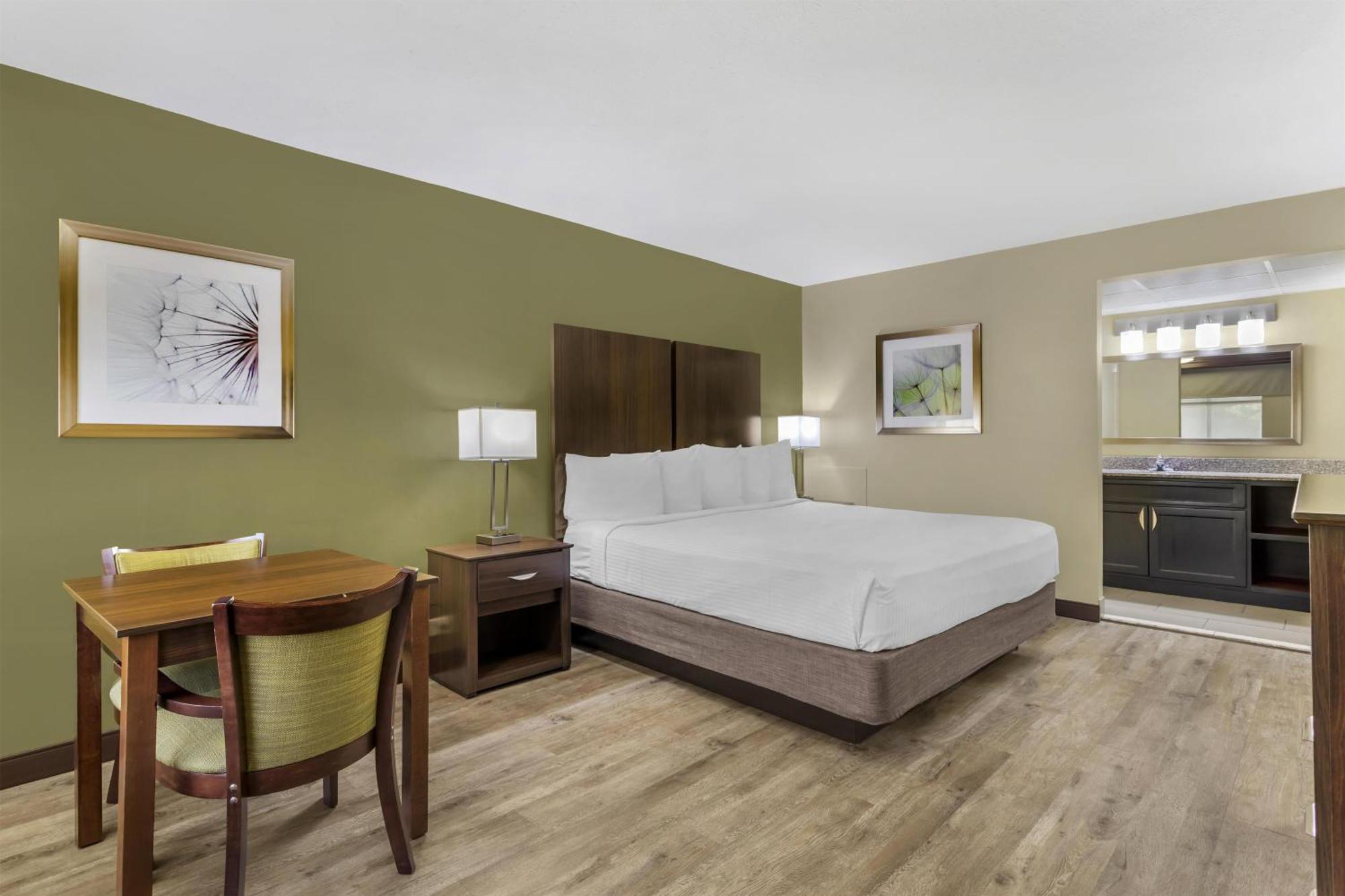 King Room - Non-Smoking,1743018945:JPEG