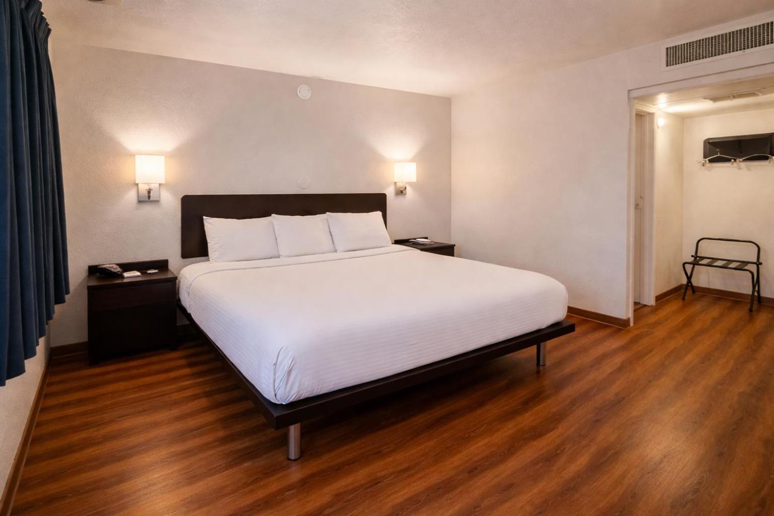 King Room - Non-Smoking,1758361443:JPEG