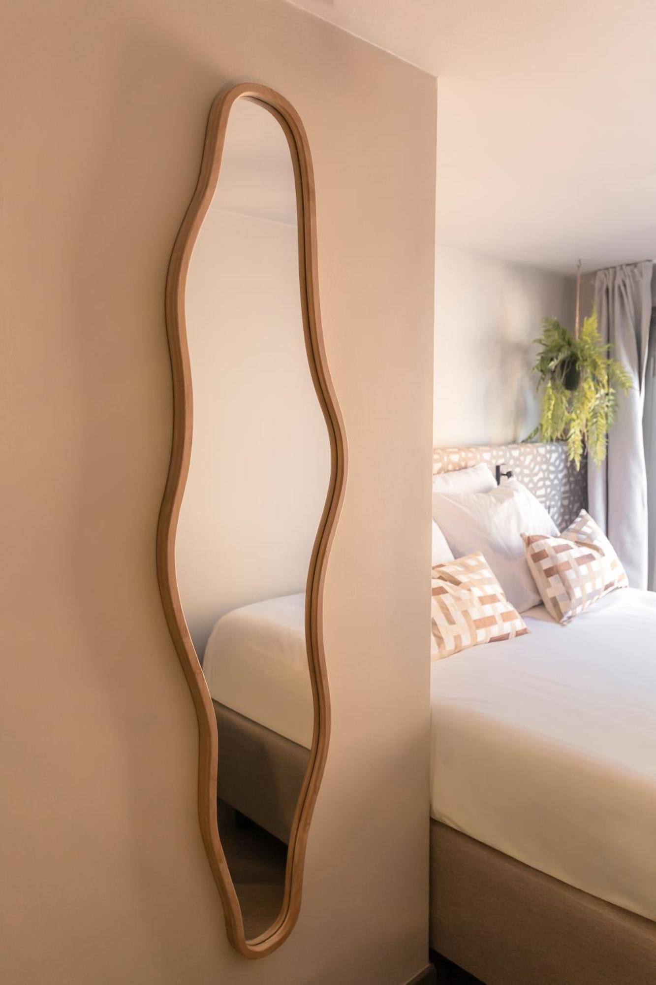 Deluxe Double Room,1765174116:JPEG