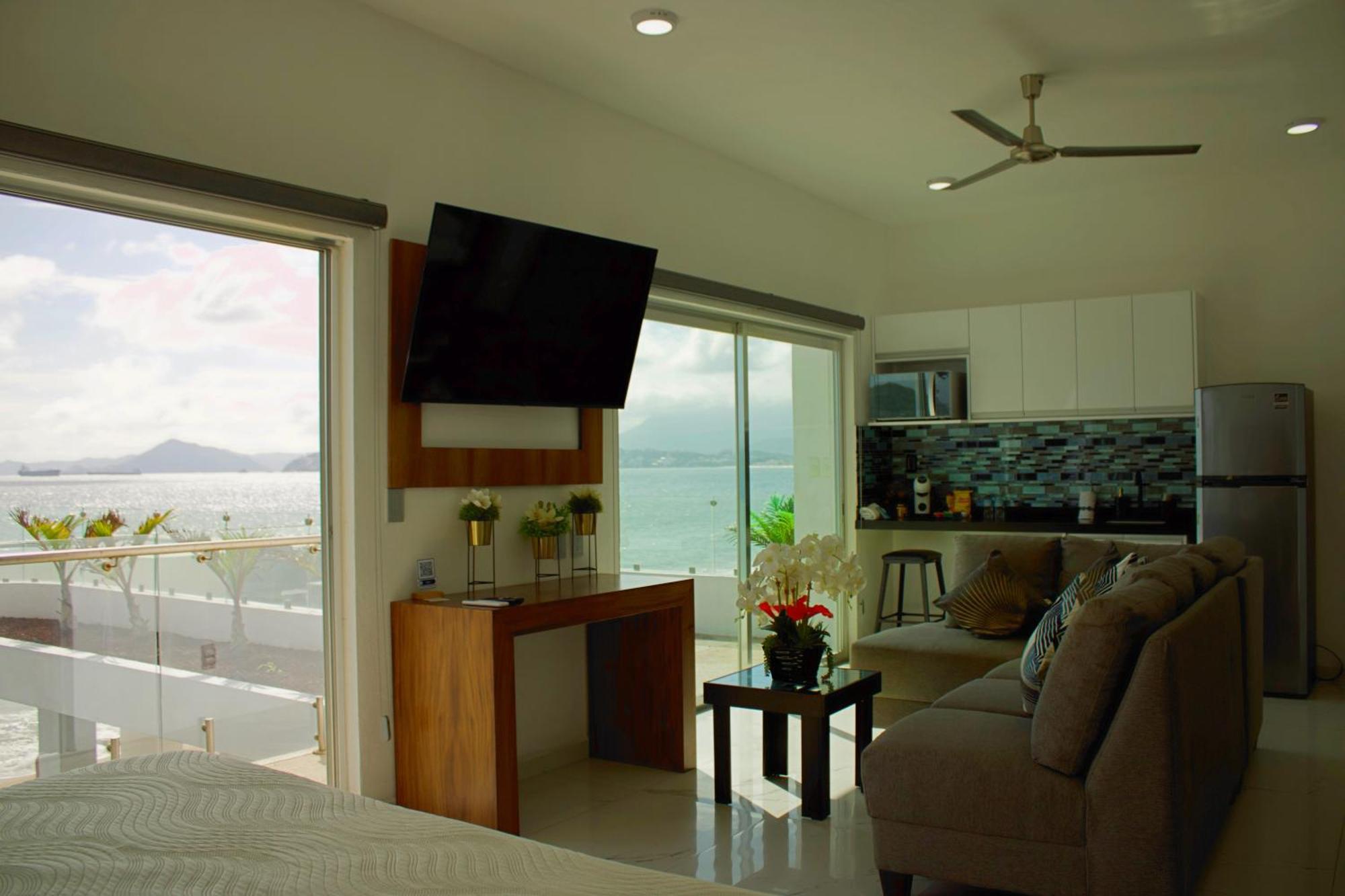 King Suite Sea View,1765872830:JPEG