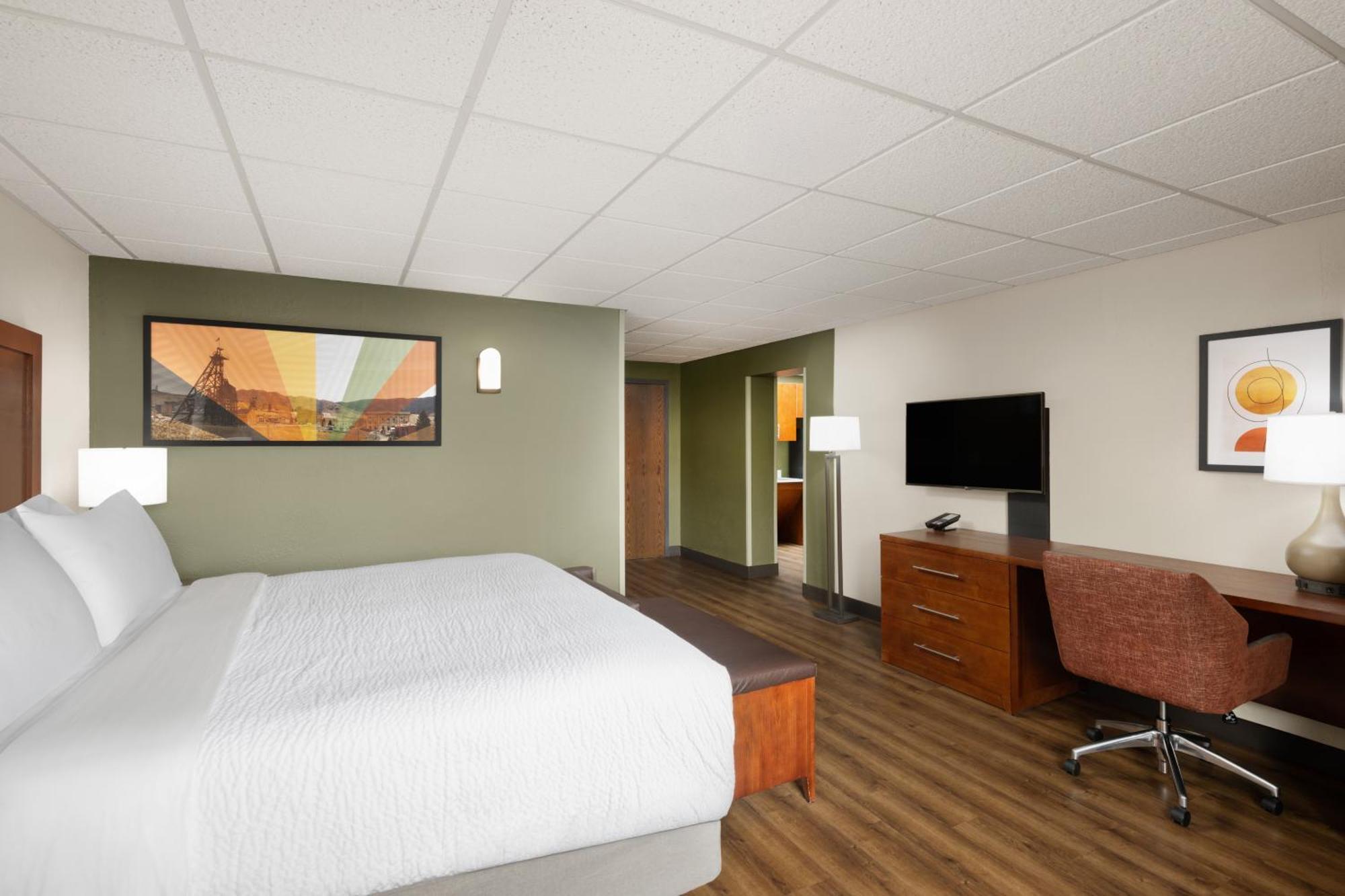 King Suite with Mobility Accessible Roll-In Shower