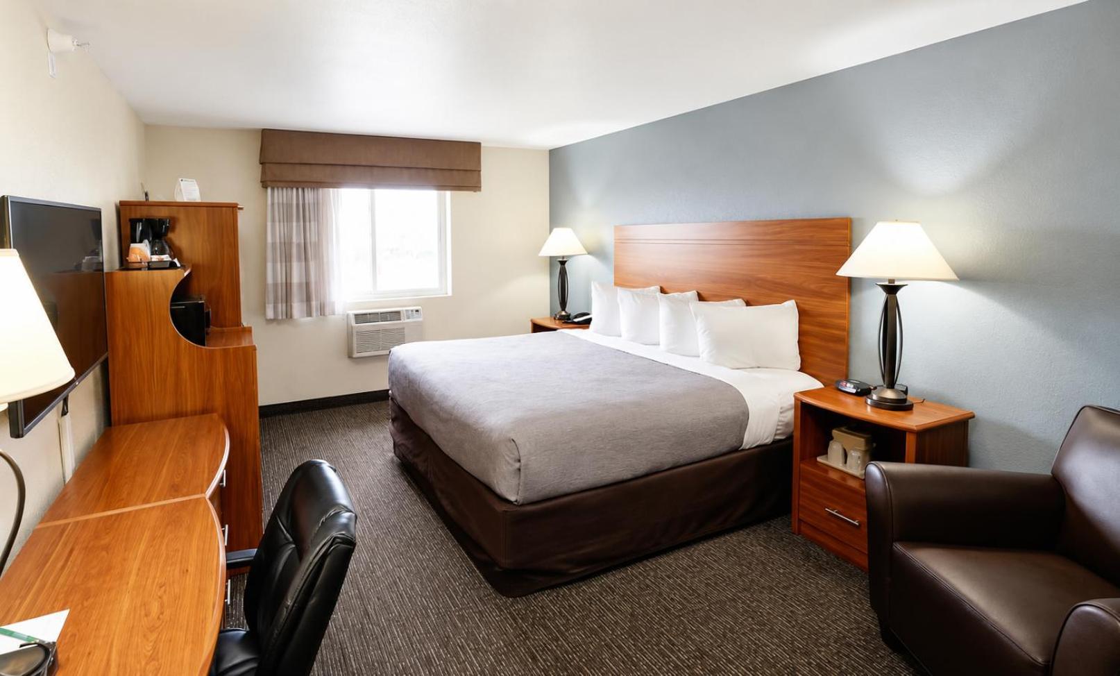 Queen Room - Accessible/Nonsmoking