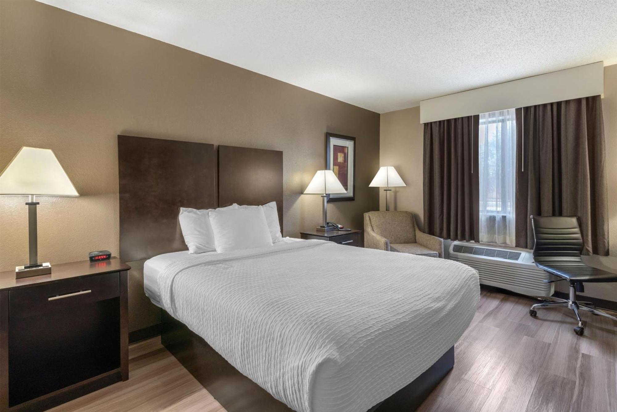 Queen Room with Walk-In Shower - Disability Access/Non-Smoking