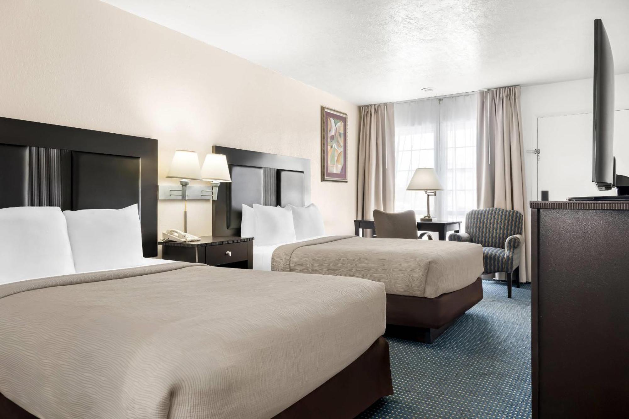 Double Room with Two Double Beds - Non-Smoking