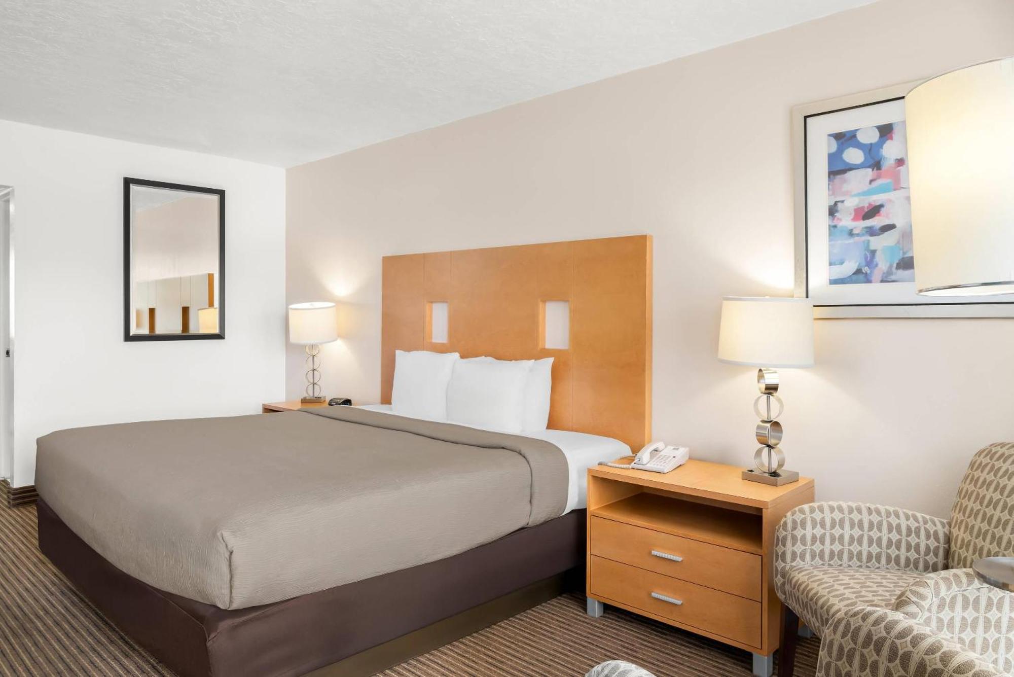 Queen Room - Accessible/Nonsmoking