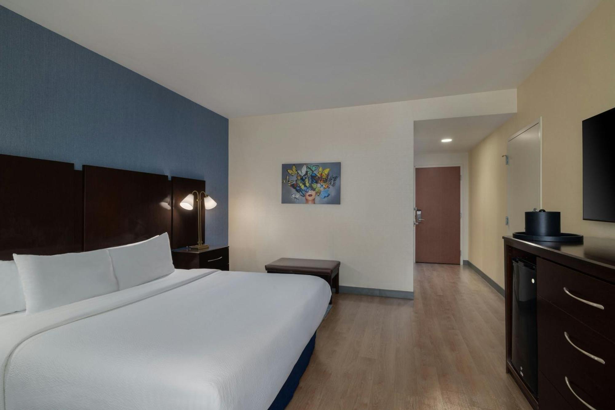Standard King Room
