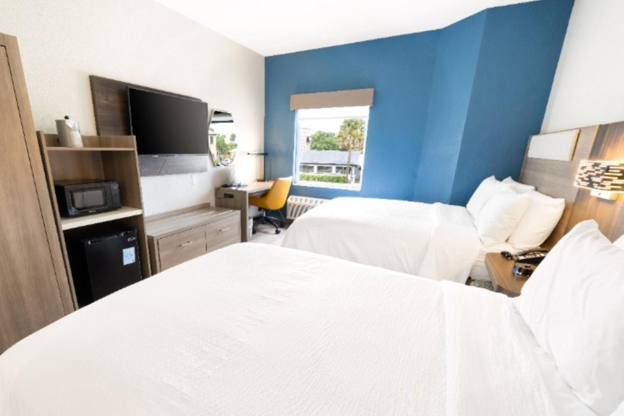 Standard Room with Two Queen Beds