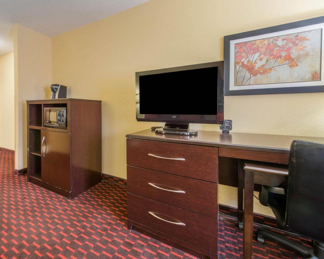King Suite - Accessible/Non-Smoking