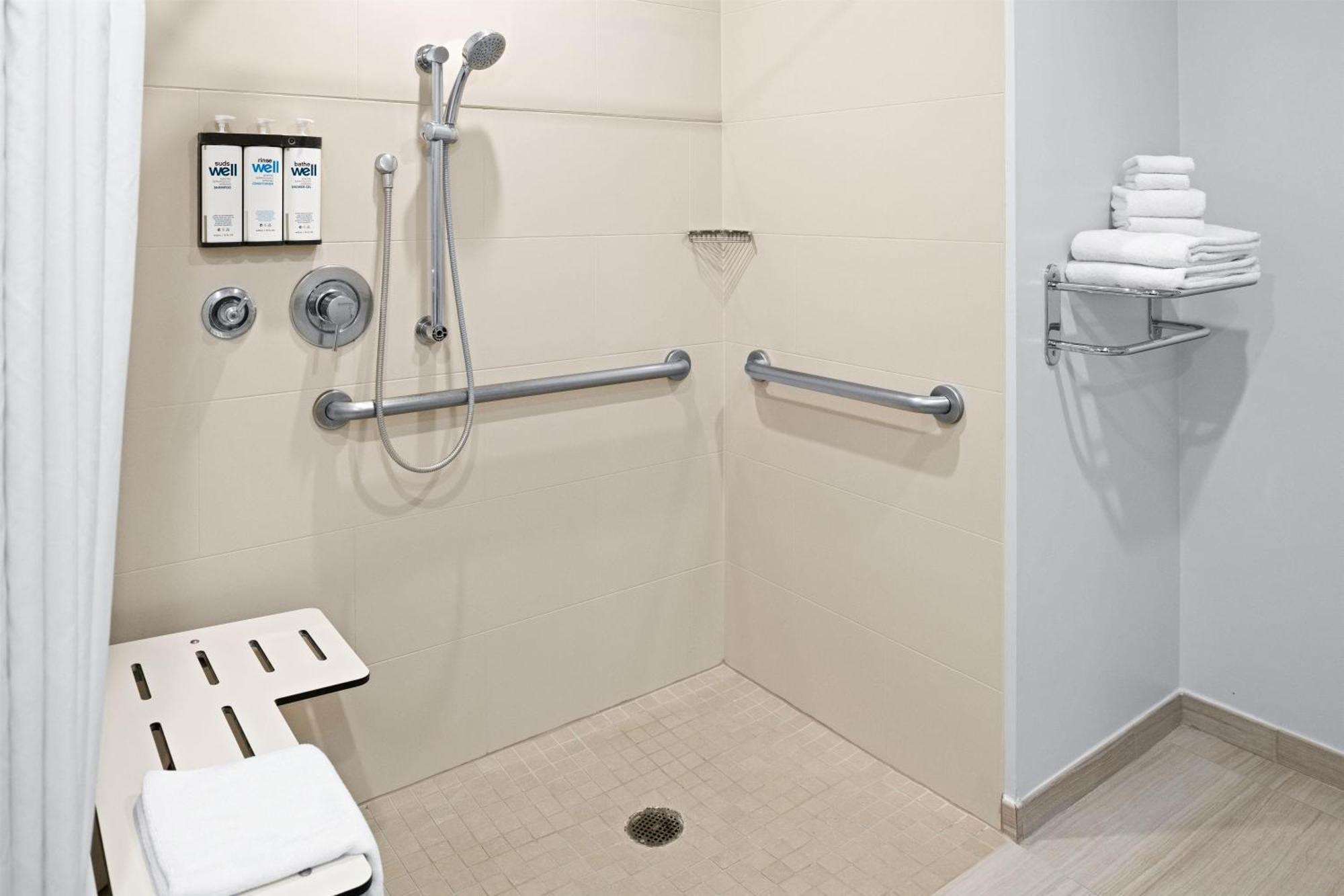 Den King Room with Roll-in Shower - Disability Access