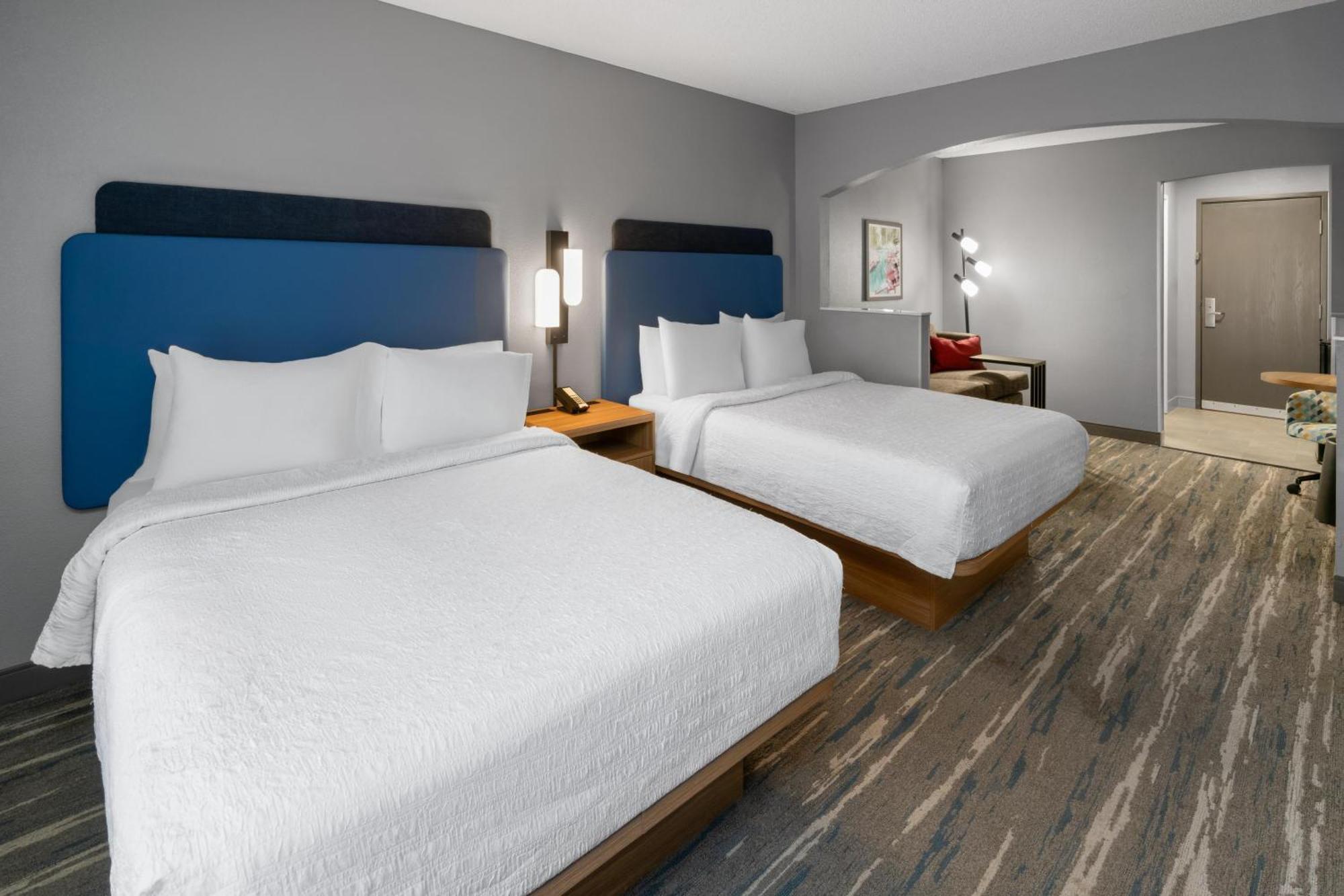 Room with Two Queen Beds - Non-Smoking