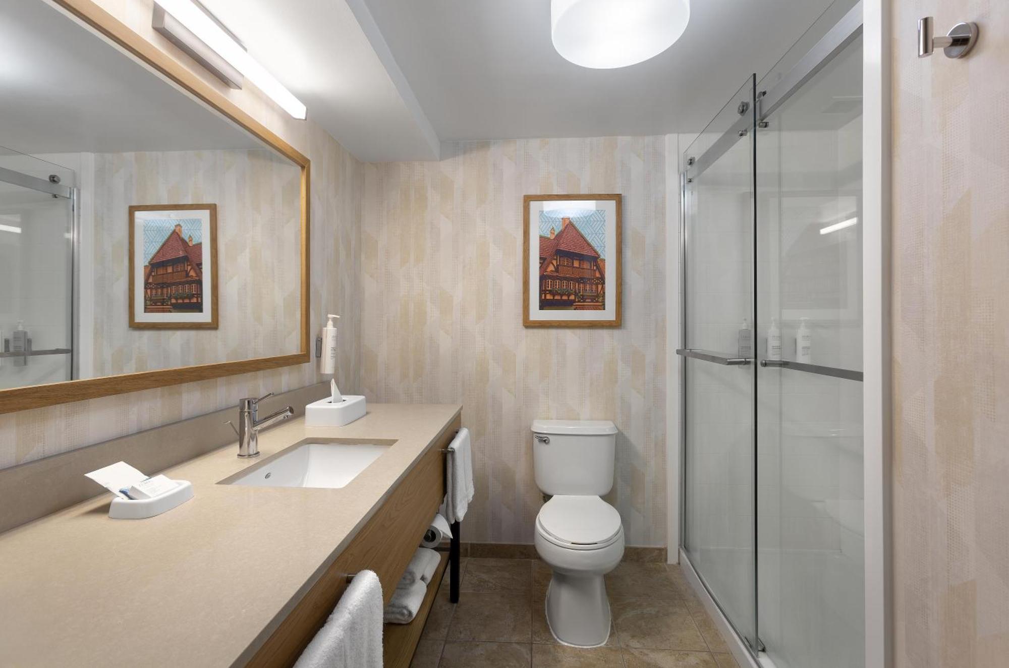 King Room with River View - Non-Smoking