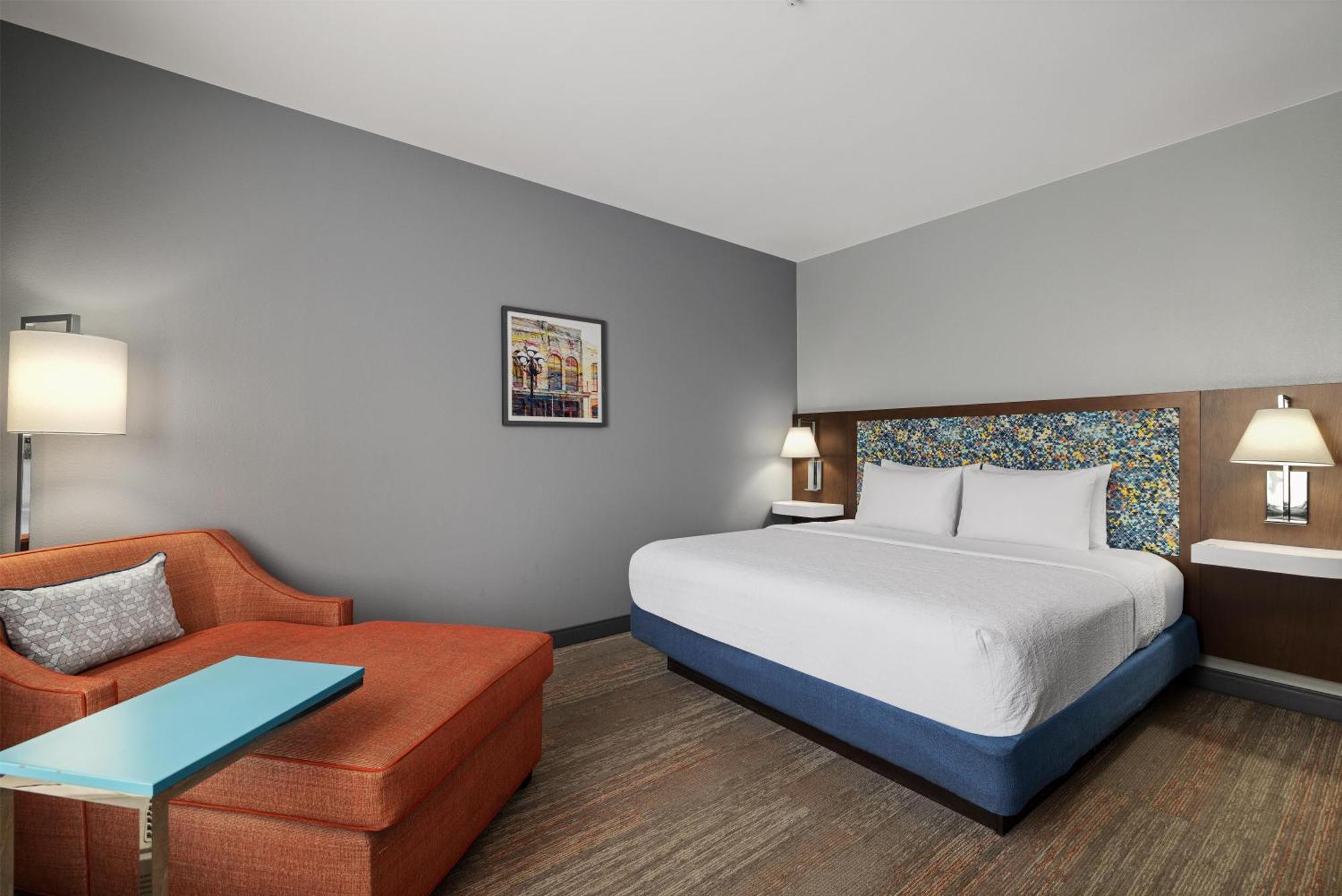 King Room with King Bed - Non-Smoking