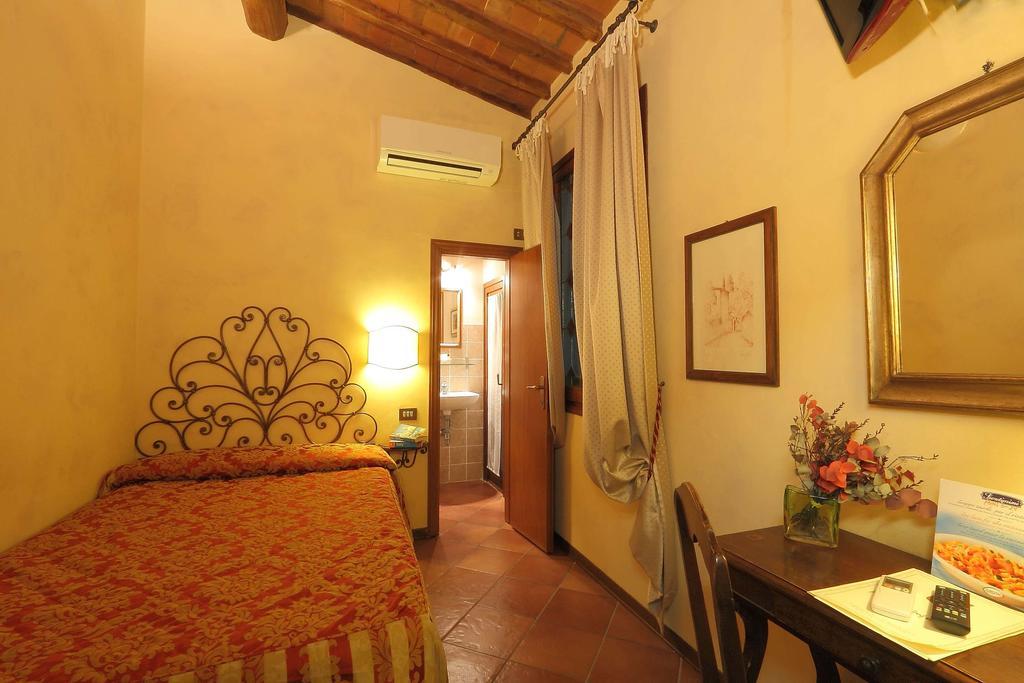 Single Room,61884454:JPEG