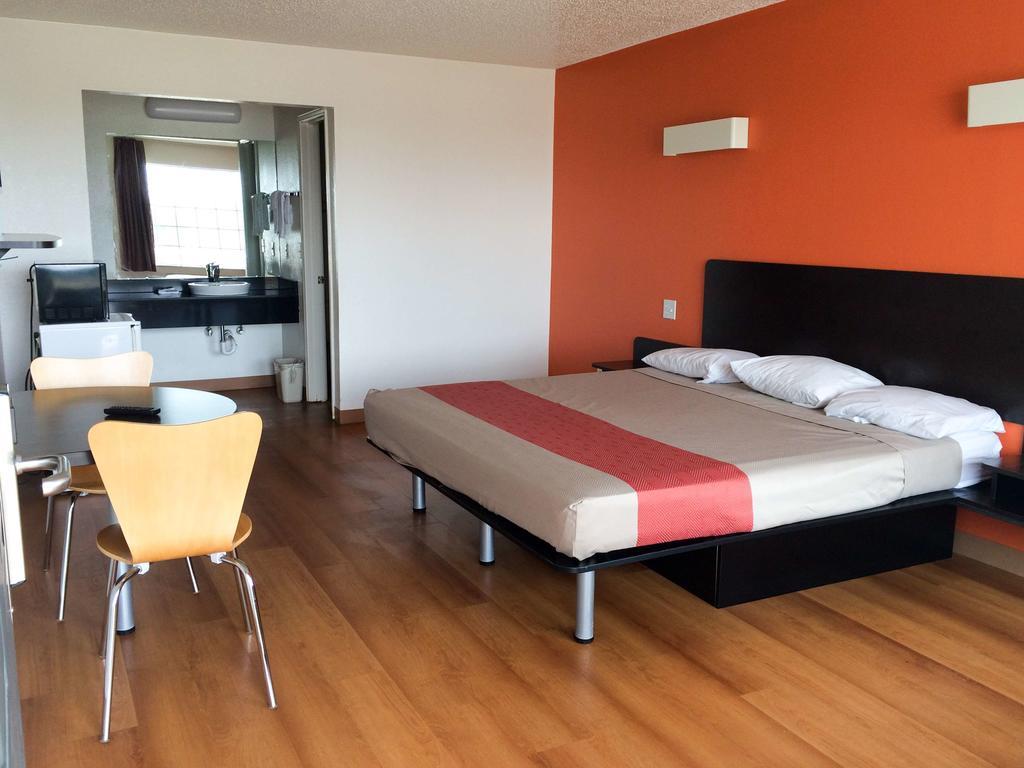 King Room - Non-Smoking,705460351:JPEG