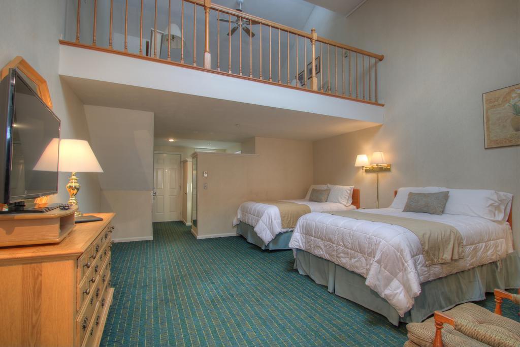 Deluxe Family Room Second Floor - Deluxe Hotel Building