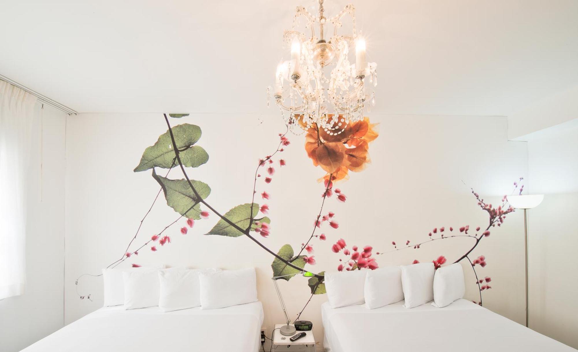 Traditional Two Queen Beds,1276212235:JPEG