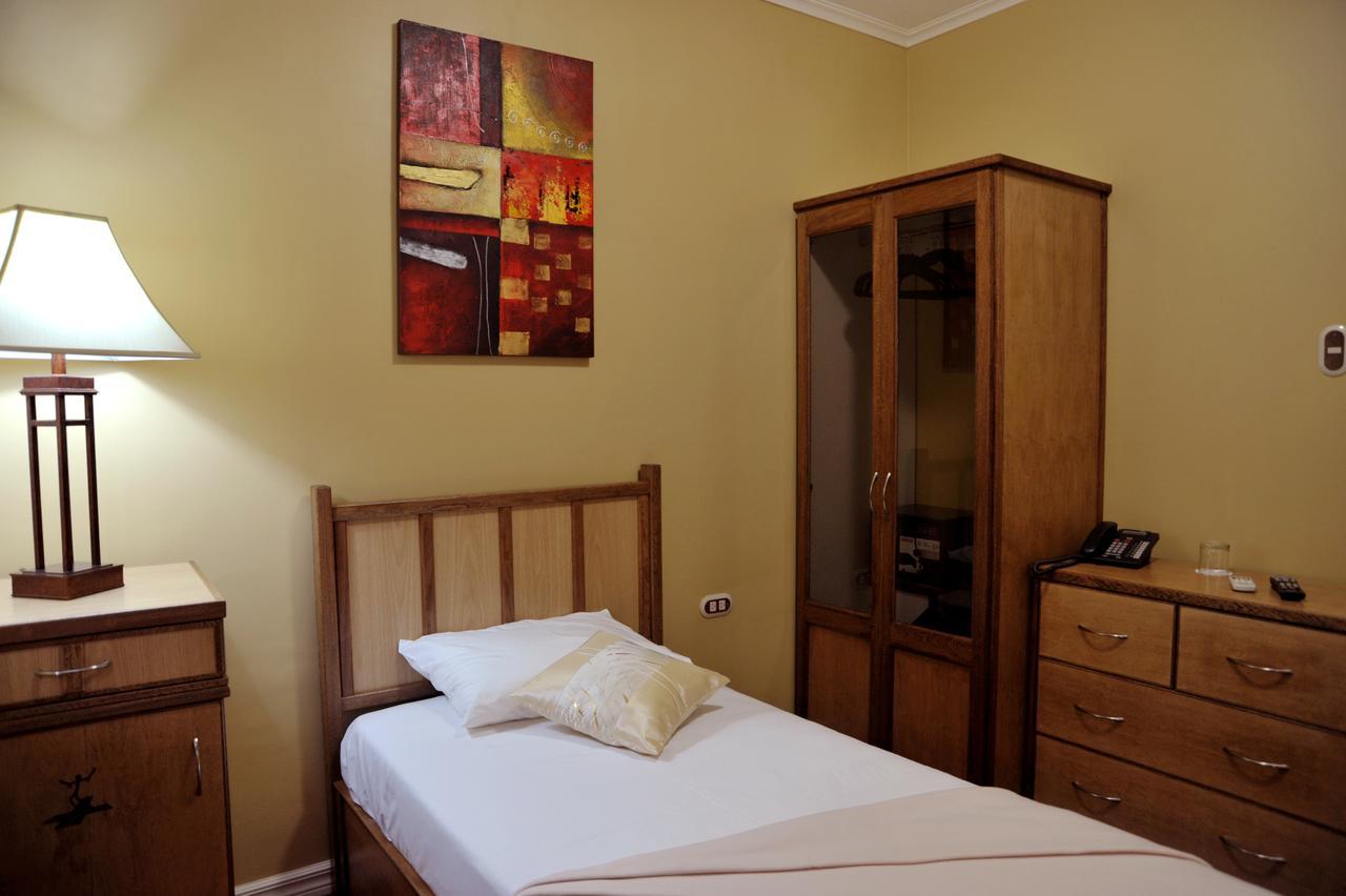 Single Room,677291640:JPEG