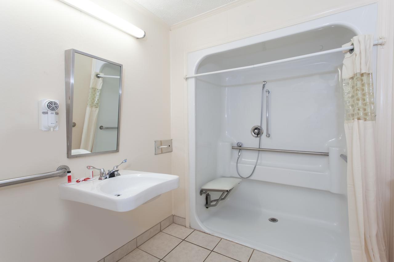 Queen Room - Disability Access - Non-Smoking,702809305:JPEG