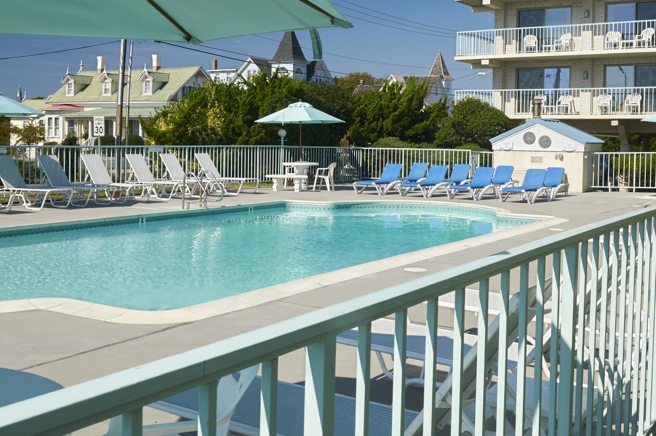 Two-Room Poolside Suite,605202000:JPEG