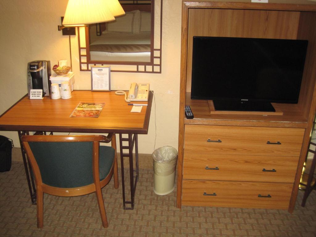 Queen Room - Non-Smoking