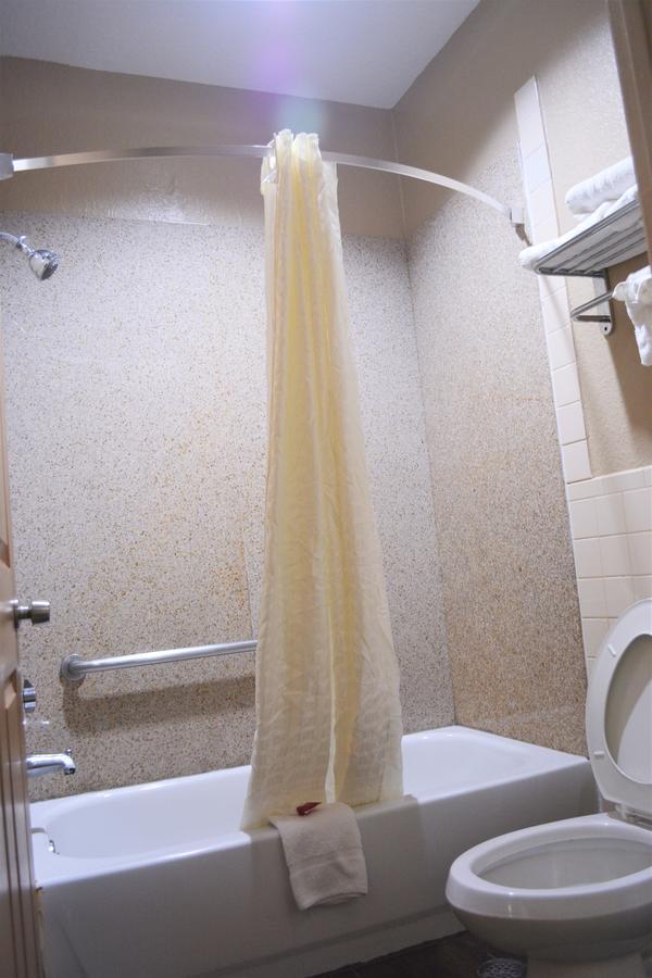 Queen Room with Two Queen Beds - Non-Smoking,1217434681:JPEG