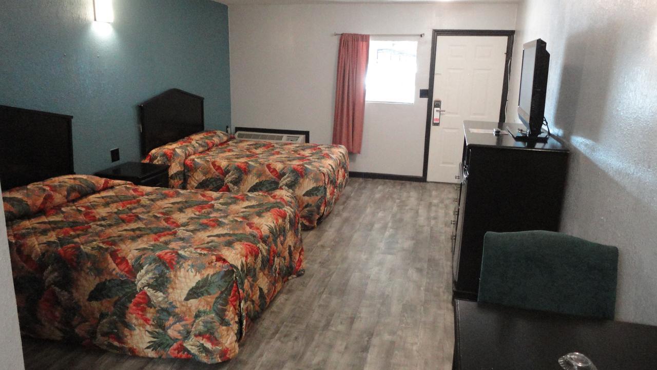 Queen Room Two Queen Beds Smoking,631794633:JPEG