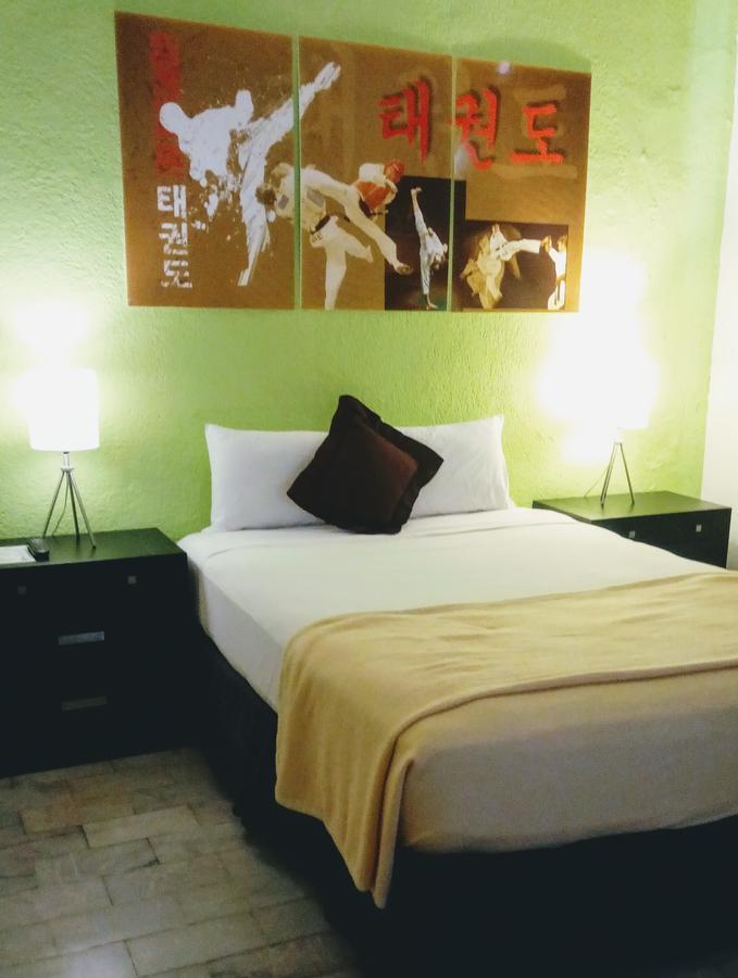 Hotel Room,666245349:JPEG