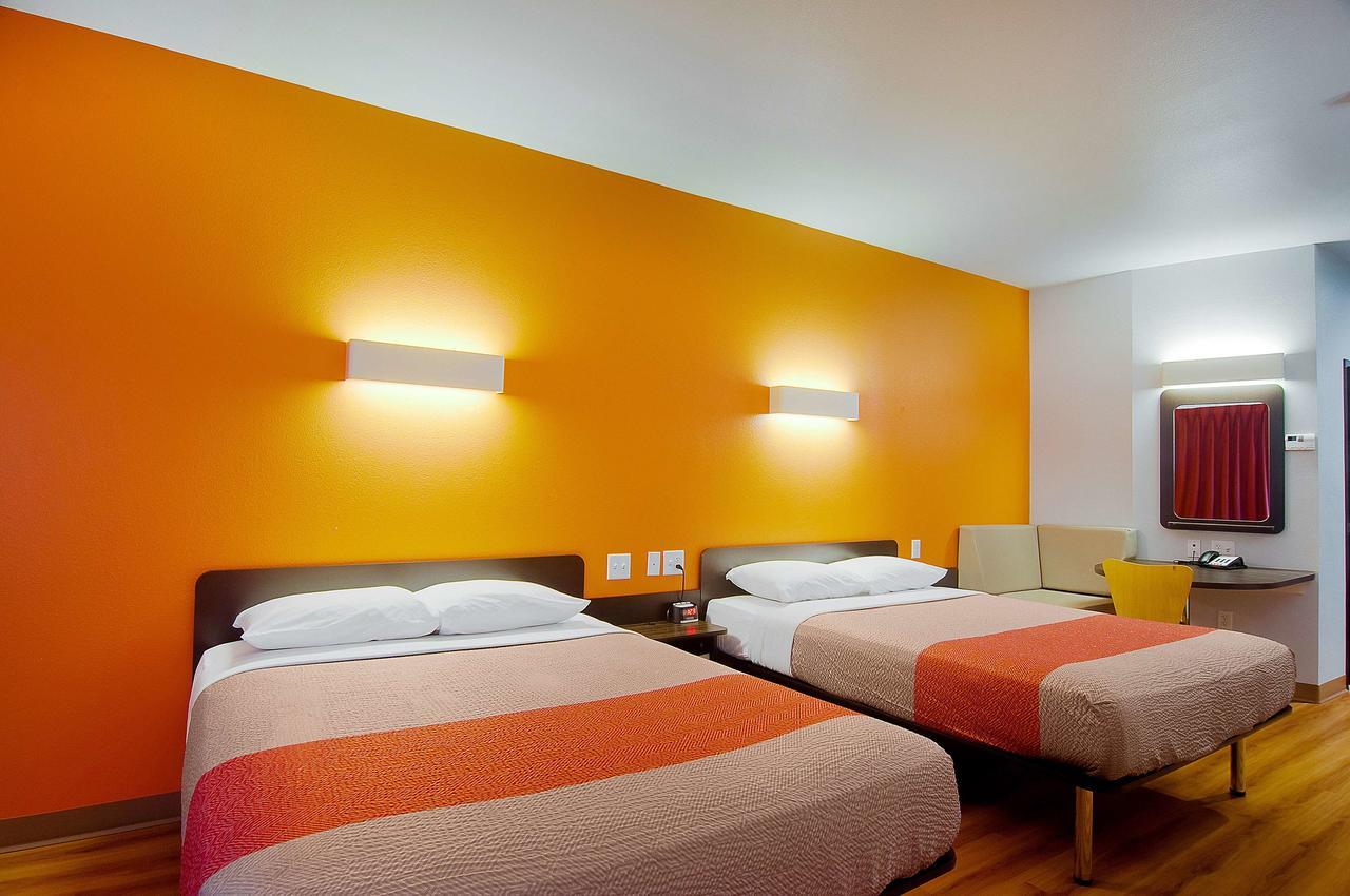 Queen Room with Two Queen Beds - Disability Access - Non-Smoking