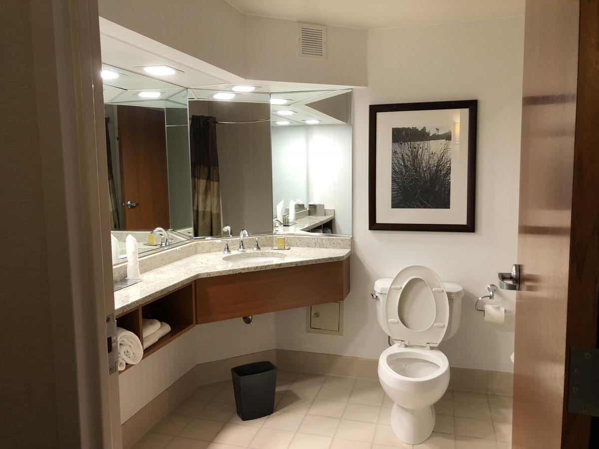 Queen Room with Two Queen Beds and Bath Tub - Mobility/Hearing Accessible - Non-Smoking