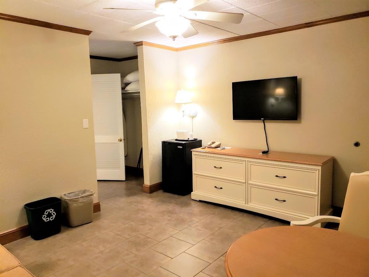 Ground Floor King Suite with No view
