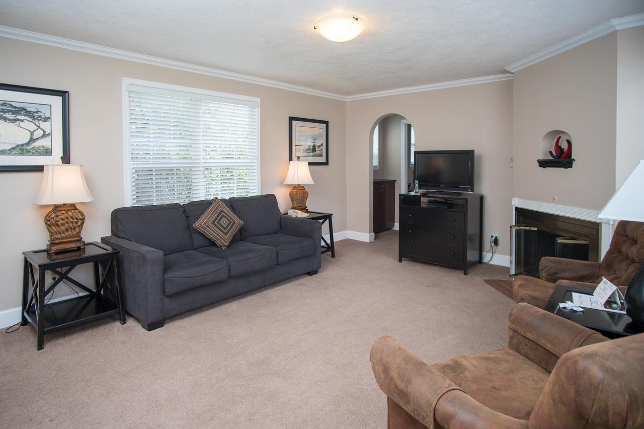 One-Bedroom King Suite with Kitchen #1 - NON Pet Friendly,658311507:JPEG