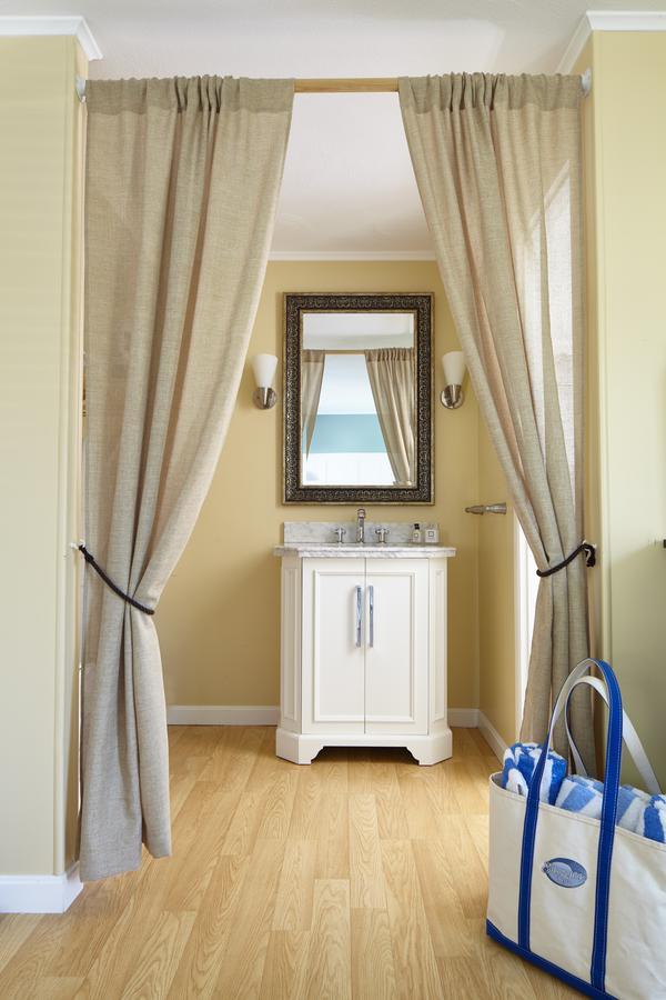 Queen Room,433891356:JPEG