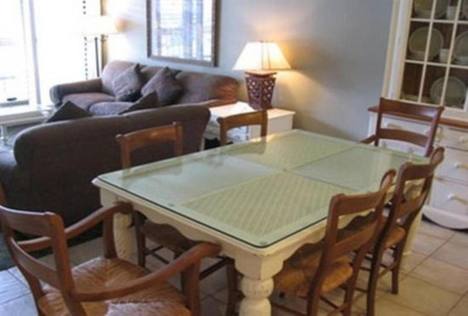 Deluxe One-Bedroom Apartment