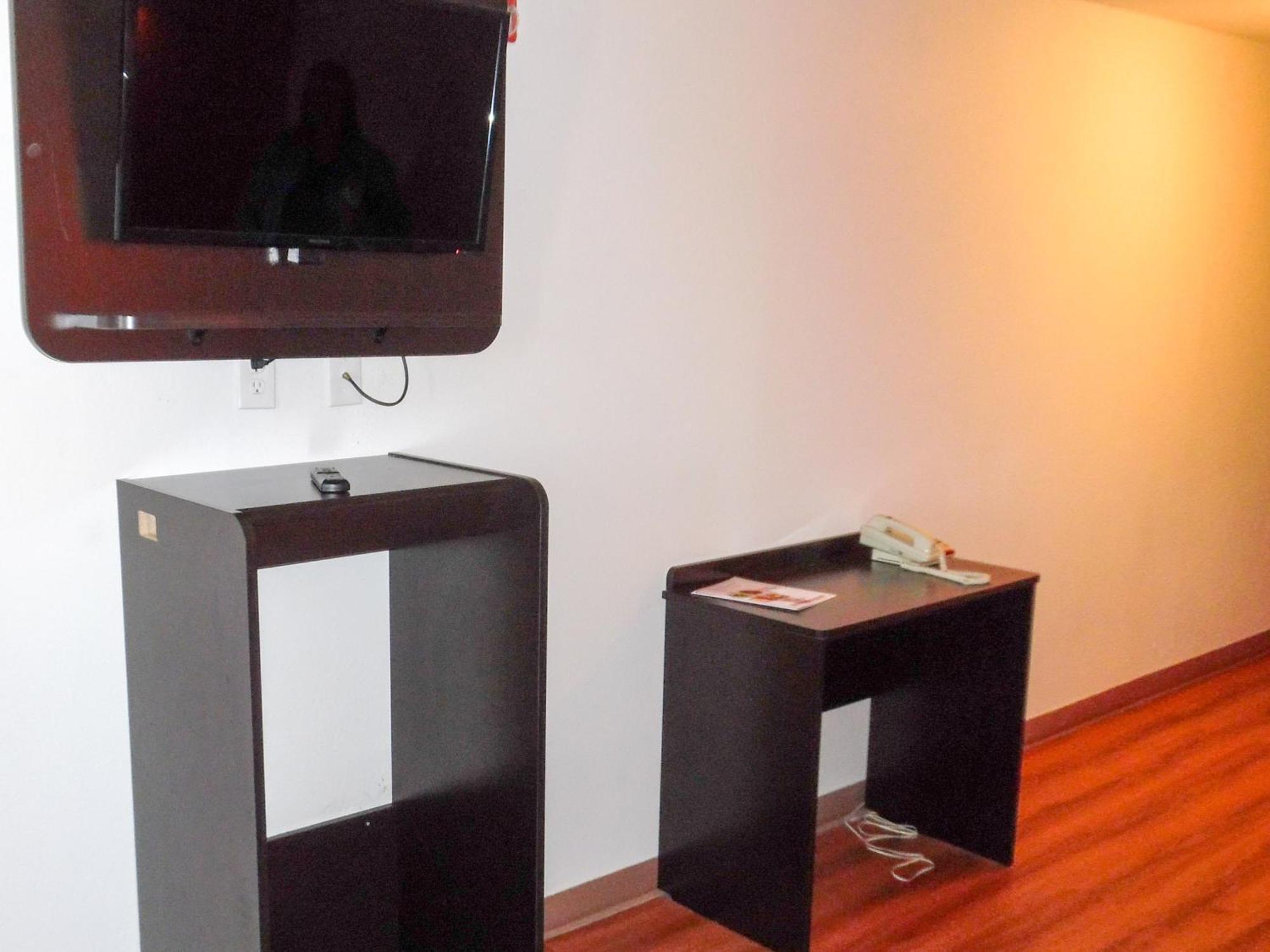 Queen Room with Two Queen Beds - Smoking,694165494:JPEG