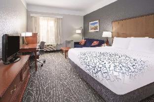 Deluxe King Room - Non-Smoking,1742818300:JPEG