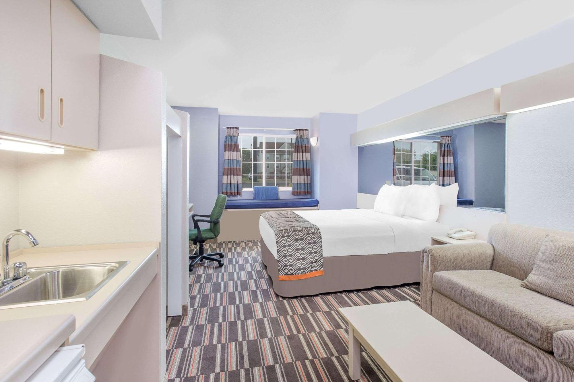 1 Queen Bed, Accessible Studio Suite room with Sofa Bed, Non Smoking - Non Pet Friendly Room,1281343369:JPEG