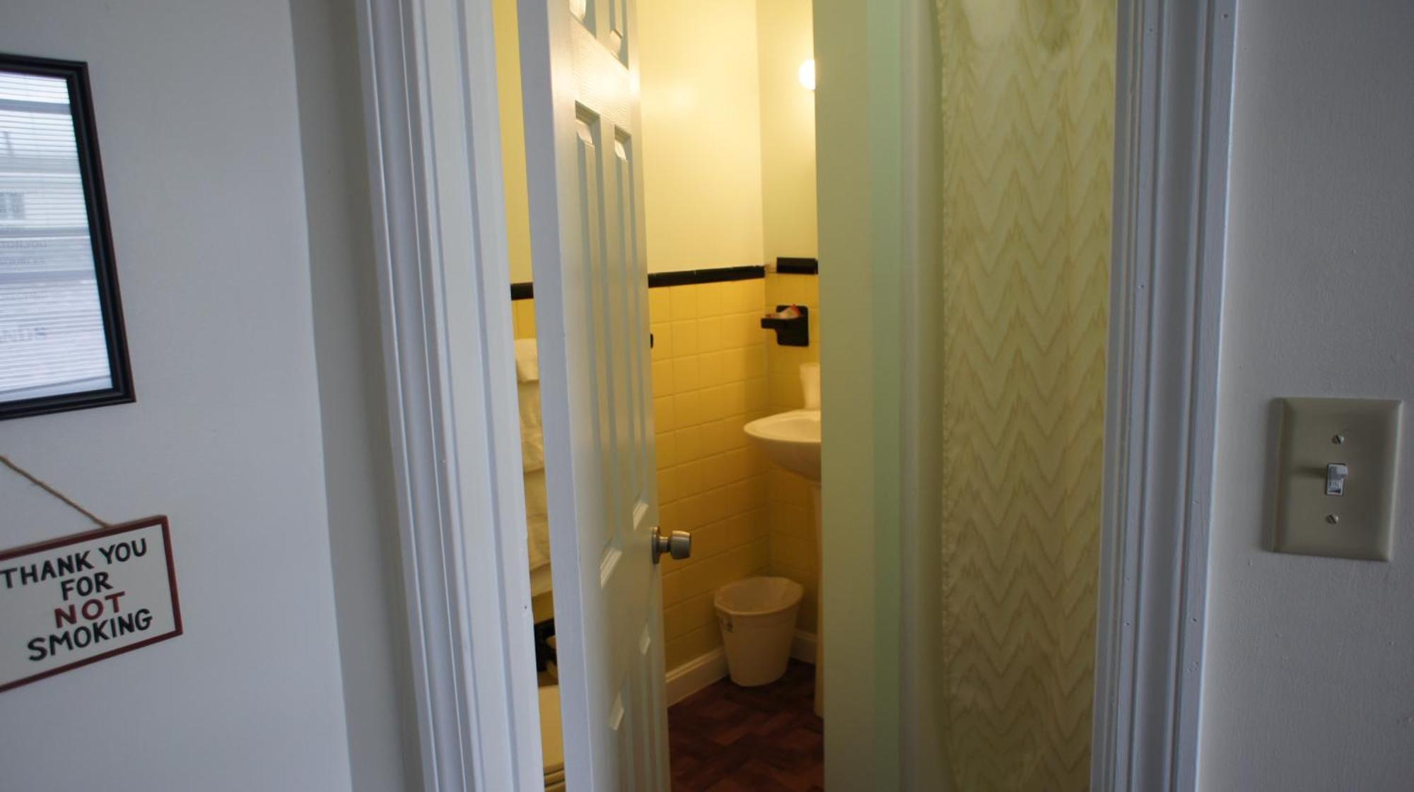 Standard Double Room with Two Double Beds - Non-Smoking,830357396:JPEG