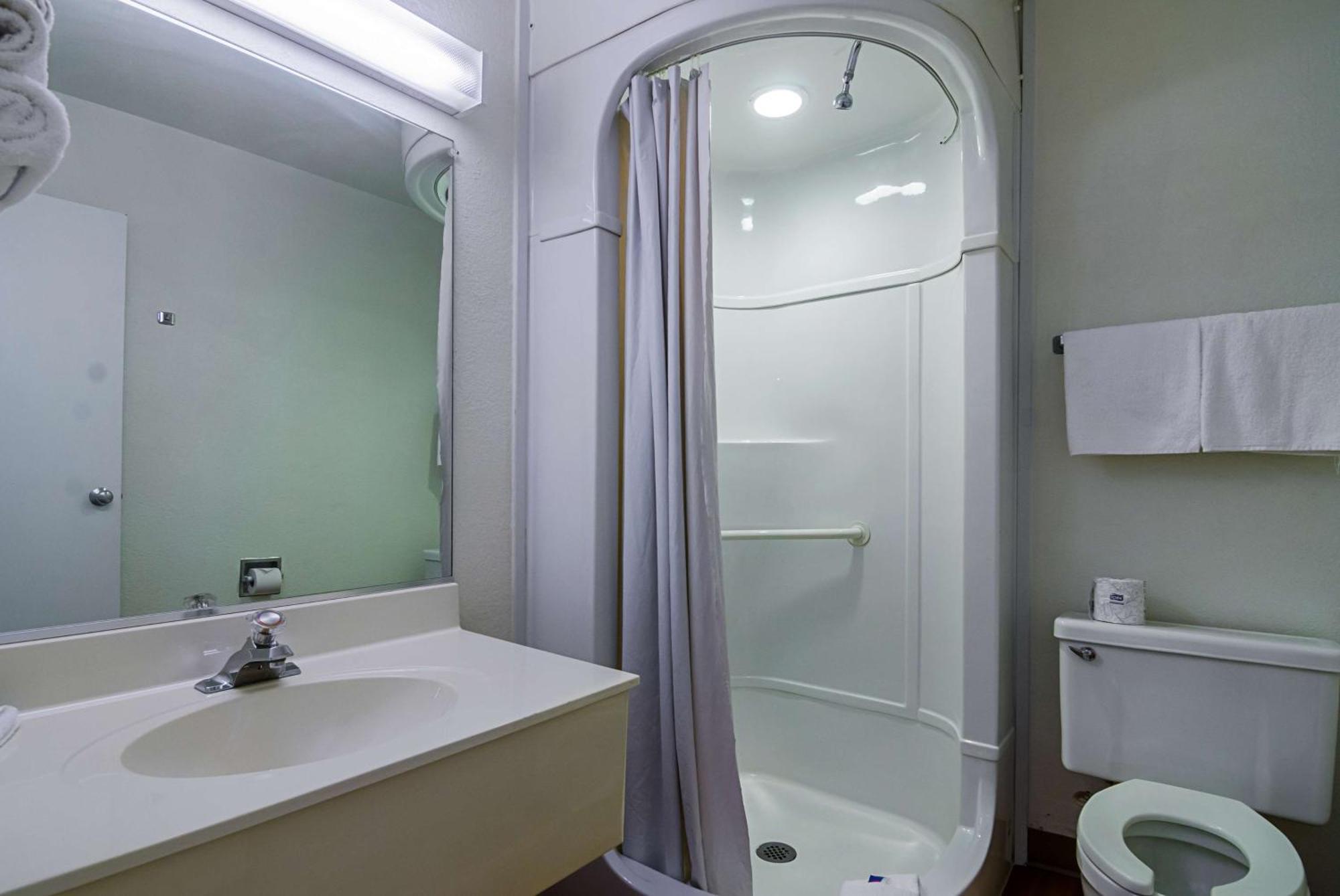 Deluxe Quadruple Room - Smoking