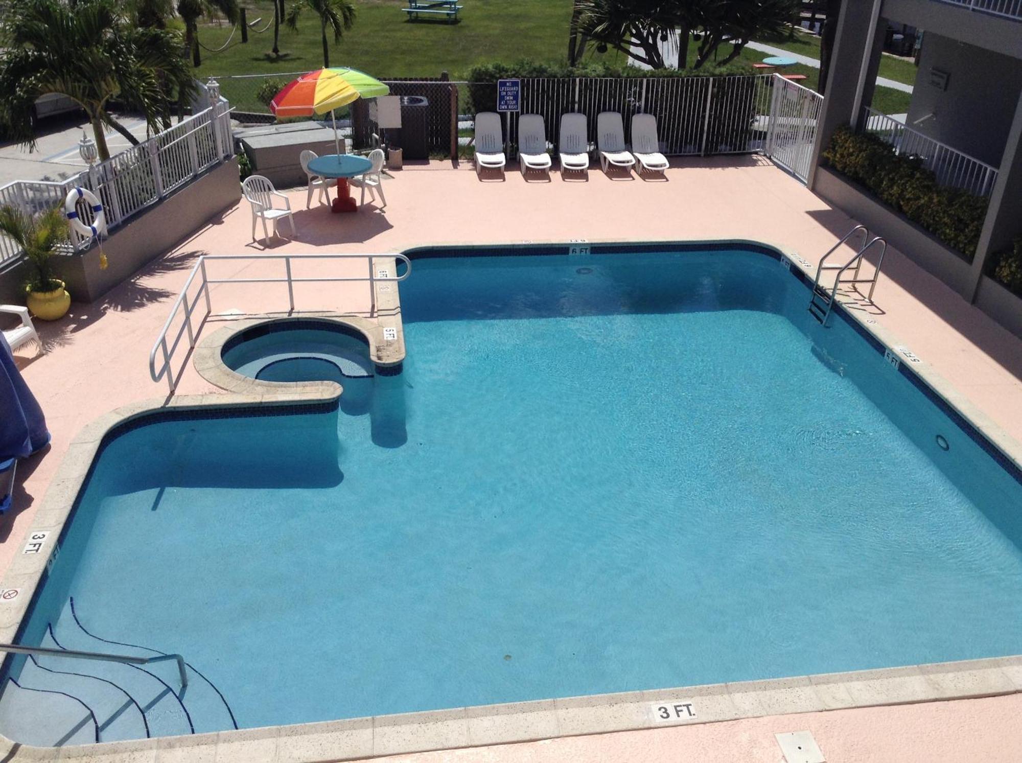 Double Room Pool View,759125620:JPEG
