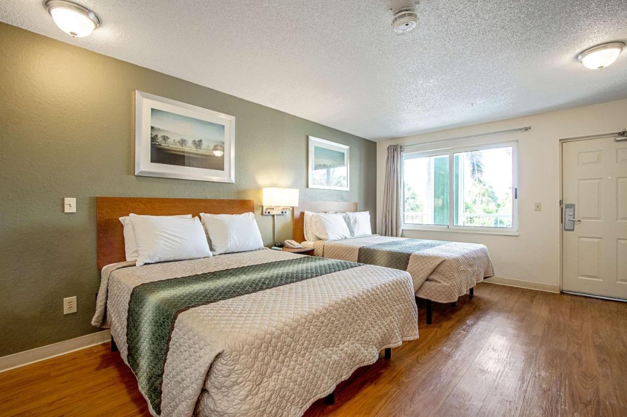 Studio Room with Two Double Beds Non-Smoking