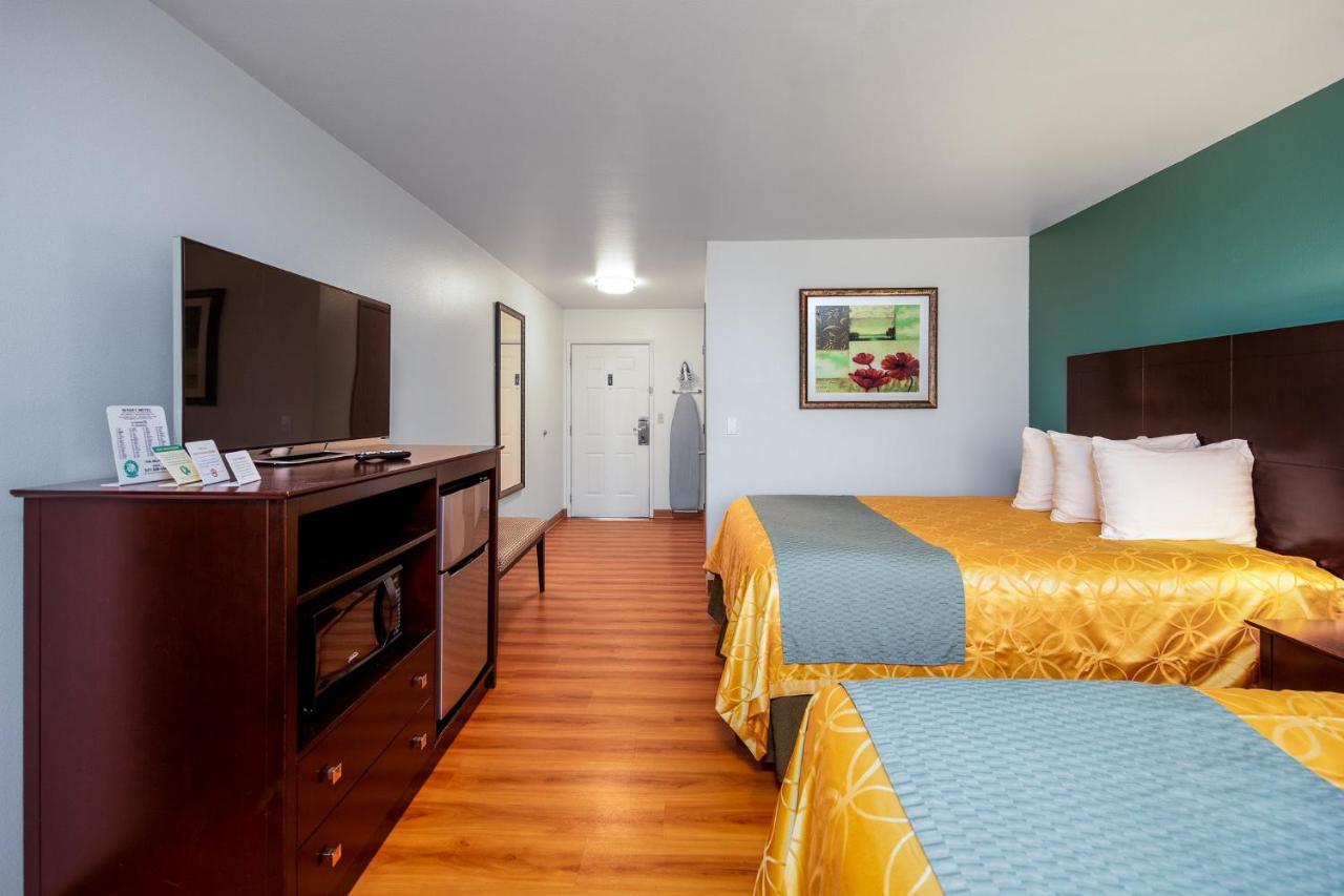 Standard Double Room,757463809:JPEG