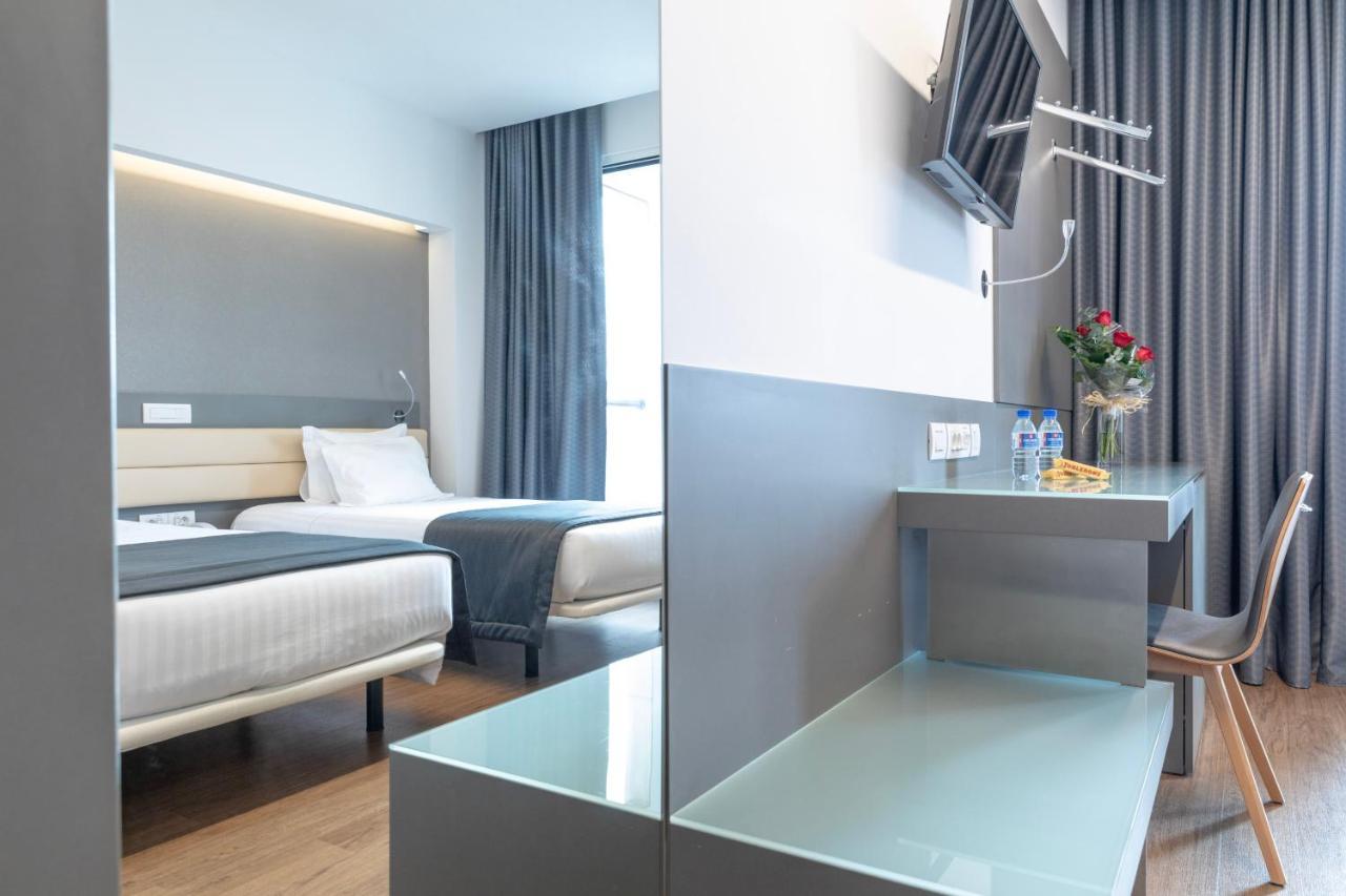 Renovated Twin Room,758172832:JPEG