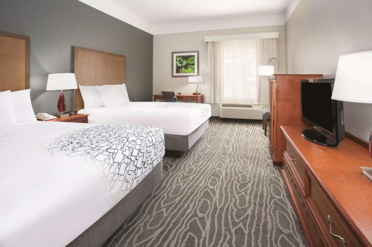 Double Room with Two Double Beds - Non-Smoking,1742818300:JPEG