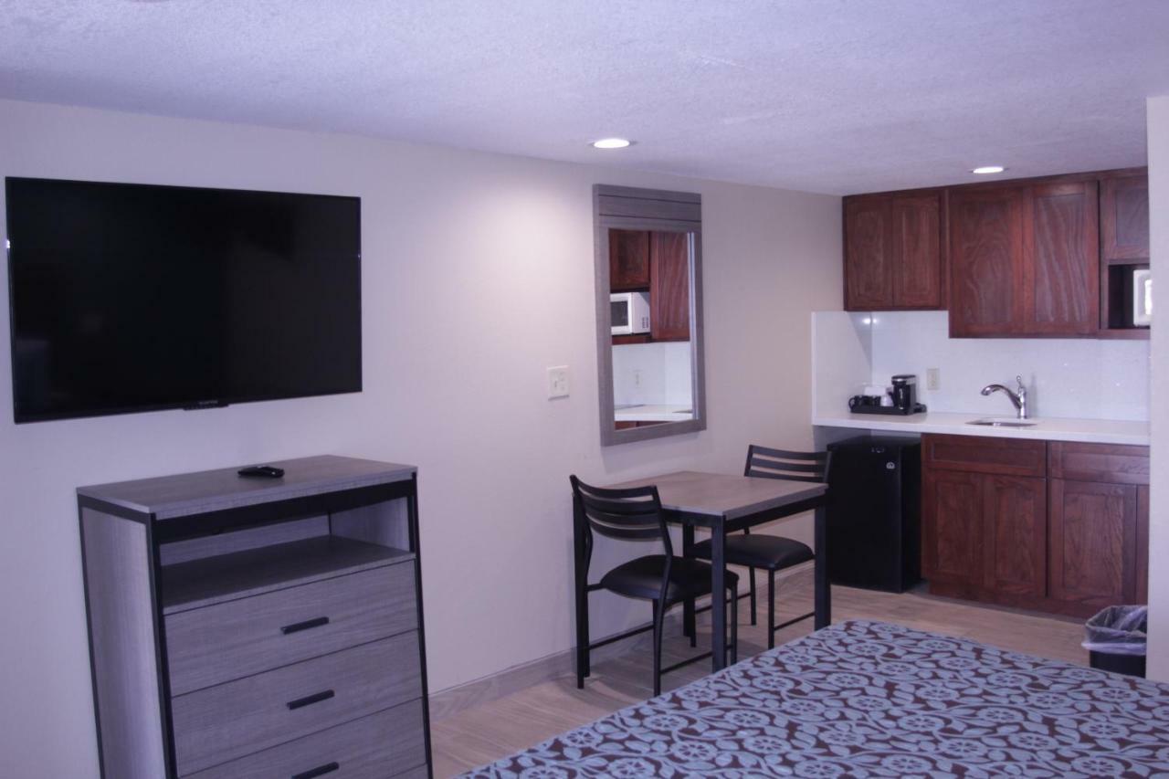 King Room with Kitchen