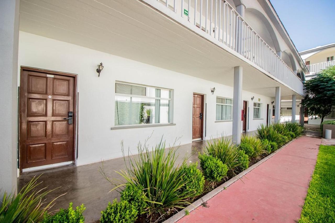 Double Room with Two Double Beds,943037149:JPEG