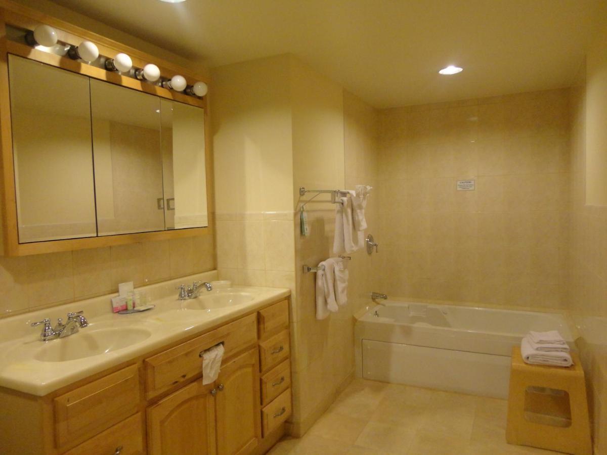 Standard Suite,885060760:JPEG
