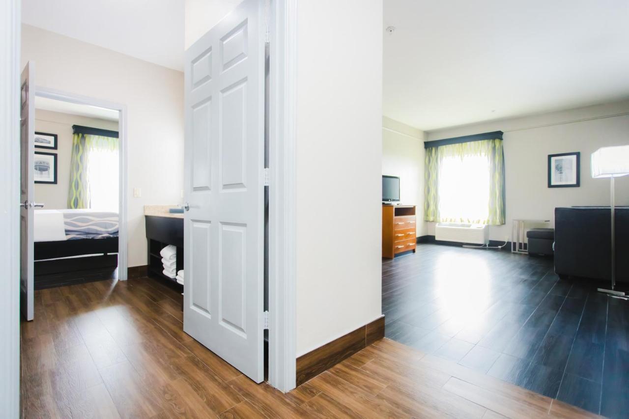 Two Room Suite with Kitchenette,934277377:JPEG