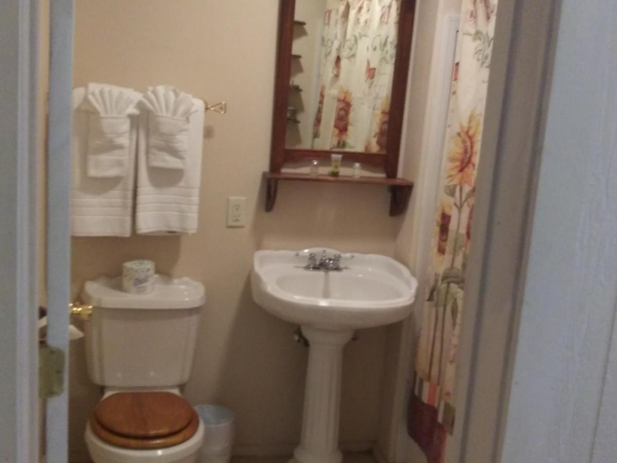 Deluxe Queen Room,1094375253:JPEG